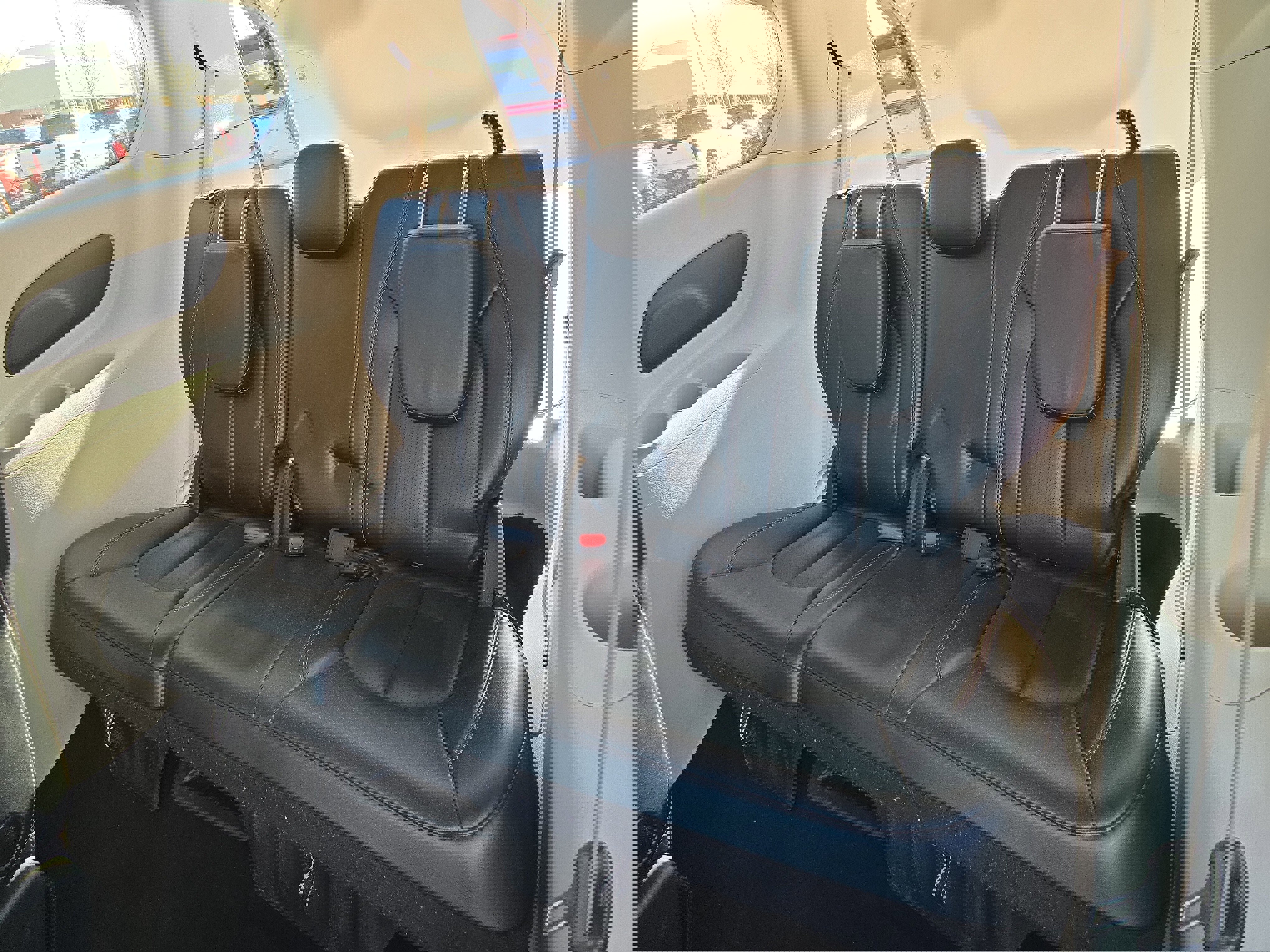 Certified 2023 Chrysler Pacifica Touring-L image 13