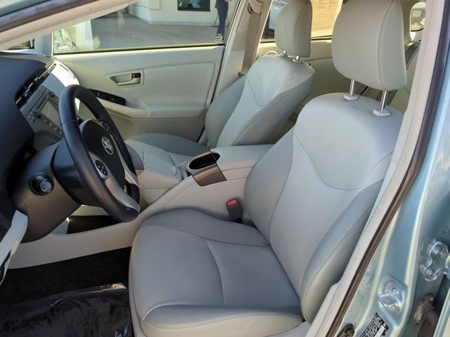 Used 2015 Toyota Prius Four FWD image 11