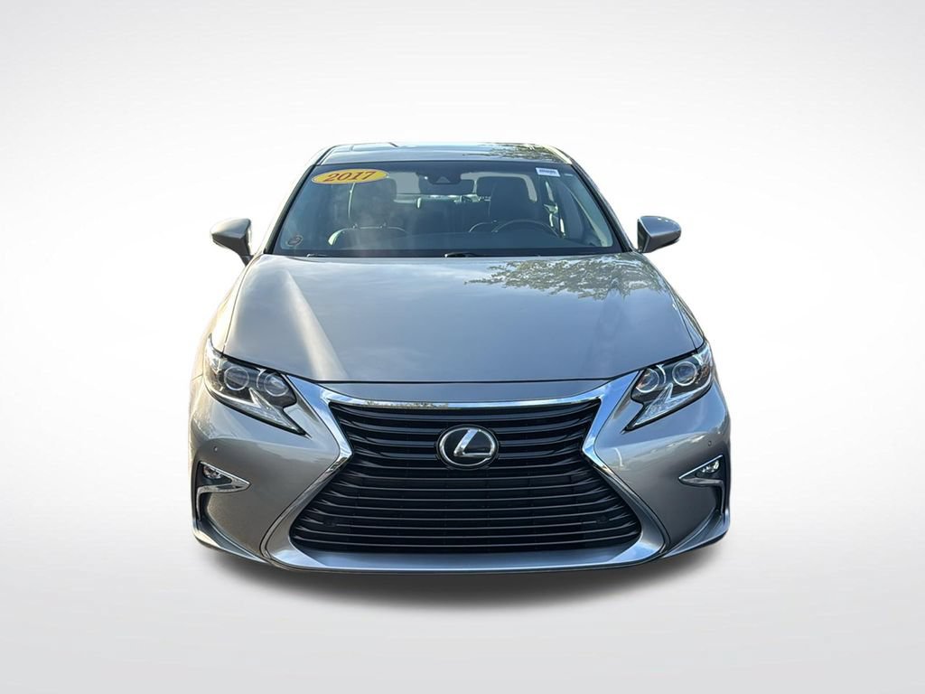 Used 2017 Lexus ES 350 w/ Luxury Package FWD image 2