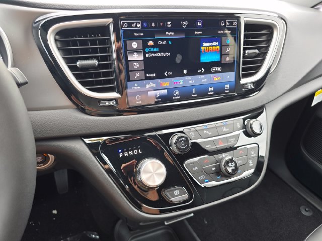 New 2027 Chrysler Pacifica LX FWD image 31