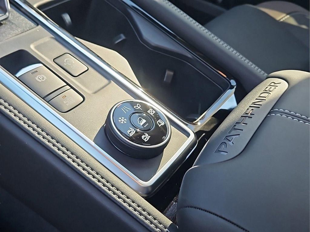 New 2025 Nissan Pathfinder Platinum w/ Cargo Package image 12