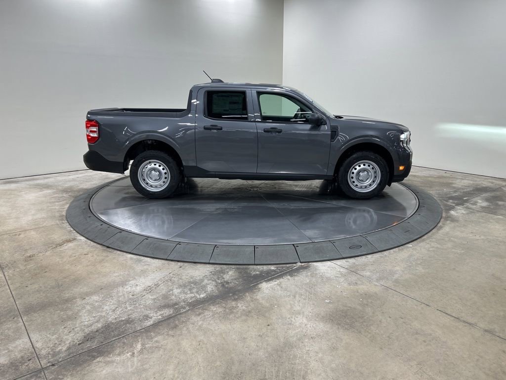 New 2025 Ford Maverick XL image 4