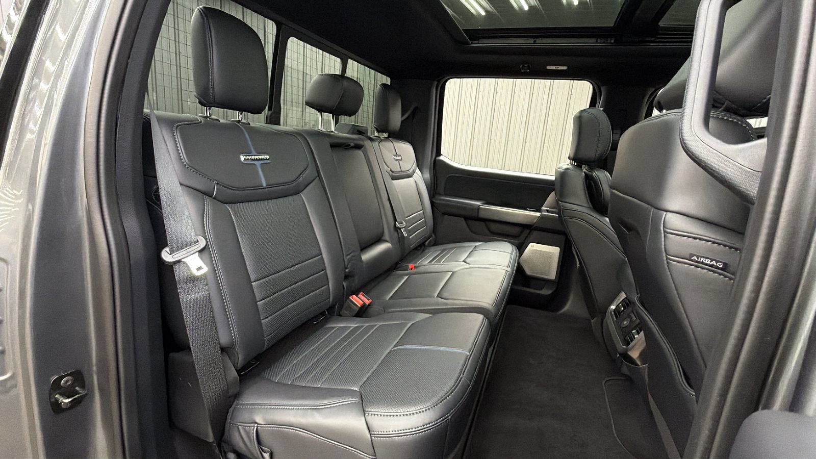Used 2026 Ford F450 Platinum w/ FX4 Off-Road Package AWD/4WD image 40