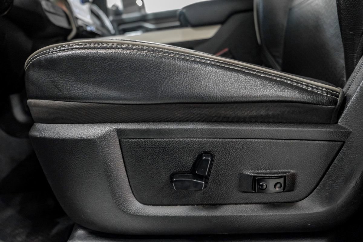 Used 2020 RAM 3500 Laramie image 32