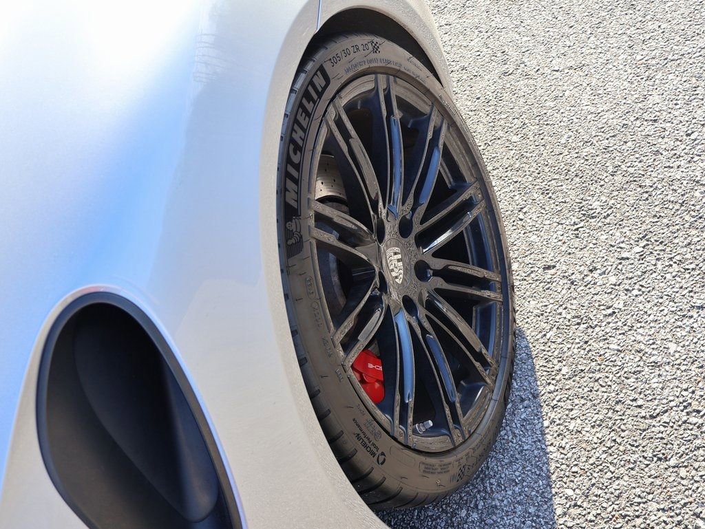 Used 2015 Porsche 911 Turbo image 32