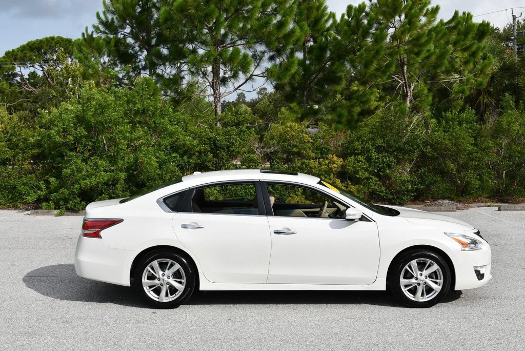Used 2015 Nissan Altima 2.5 SL w/ Moonroof Package FWD image 7