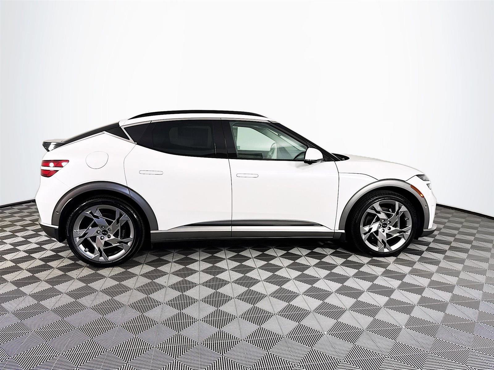 New 2024 Genesis GV60 Performance image 8