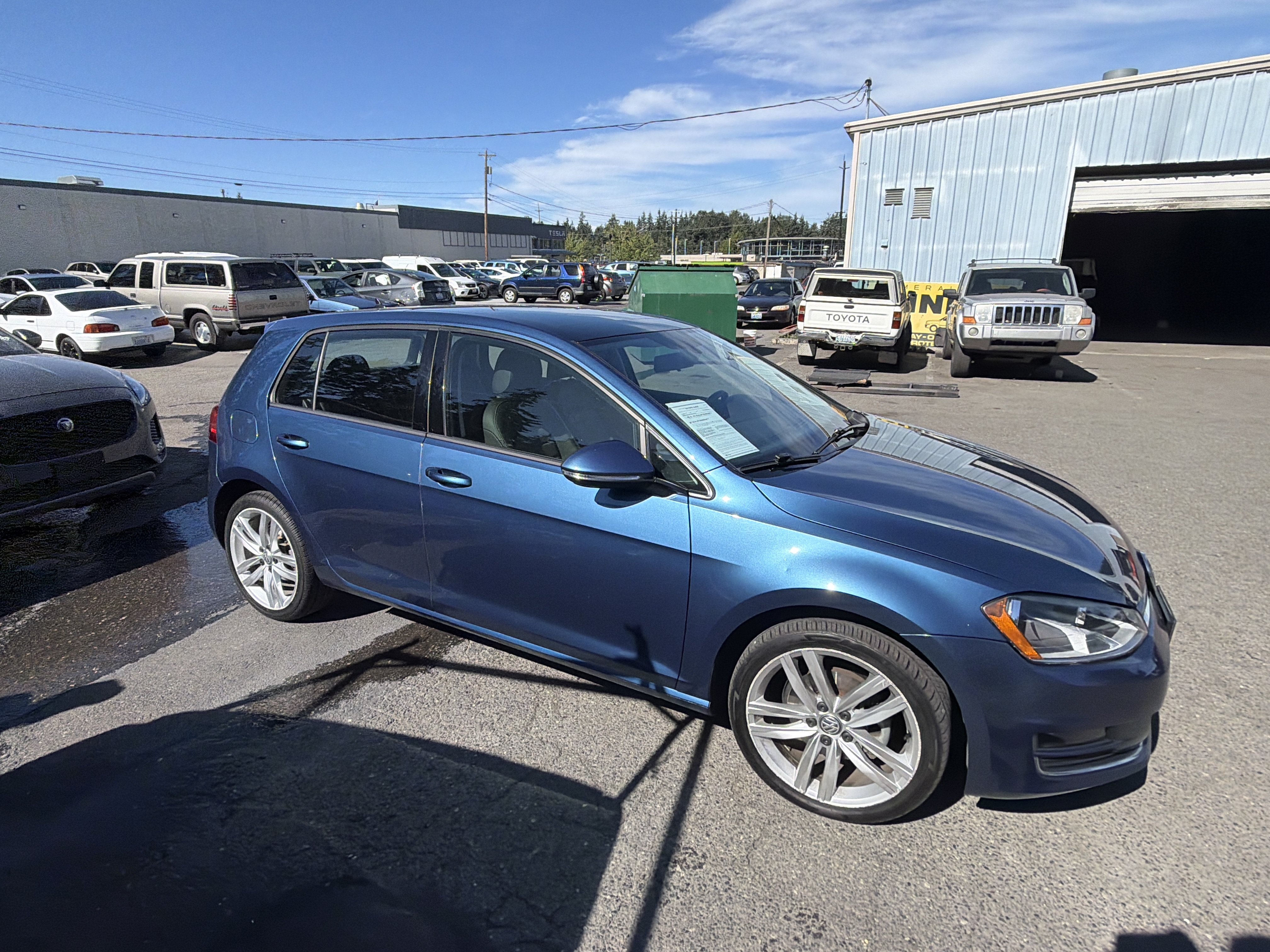 Used 2017 Volkswagen Golf SEL FWD image 2