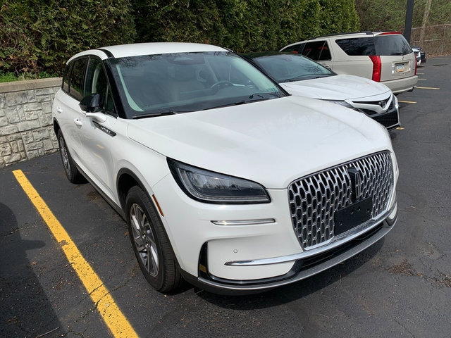 Used 2023 Lincoln Corsair AWD w/ Equipment Group 101A image 4