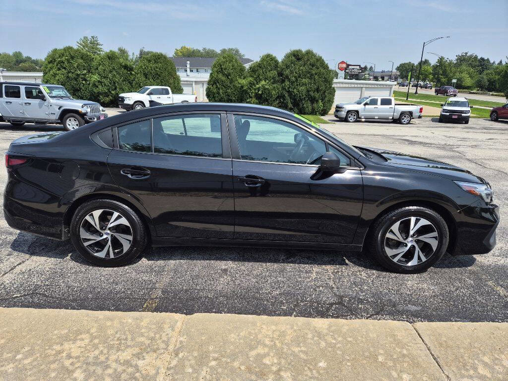 Used 2023 Subaru Legacy image 2