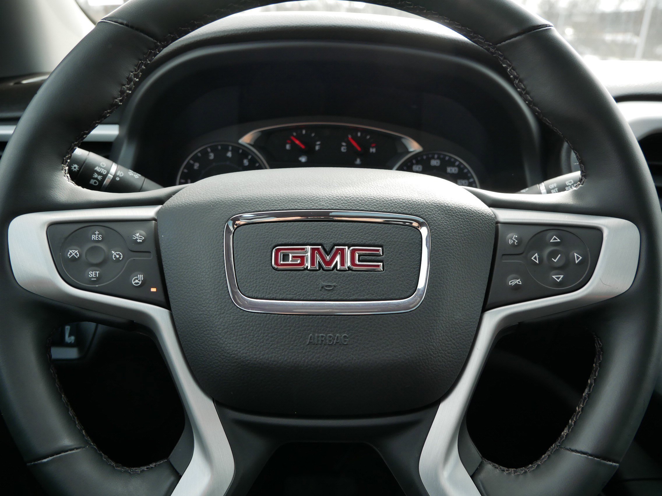 Used 2023 GMC Acadia SLT w/ Preferred Package image 26