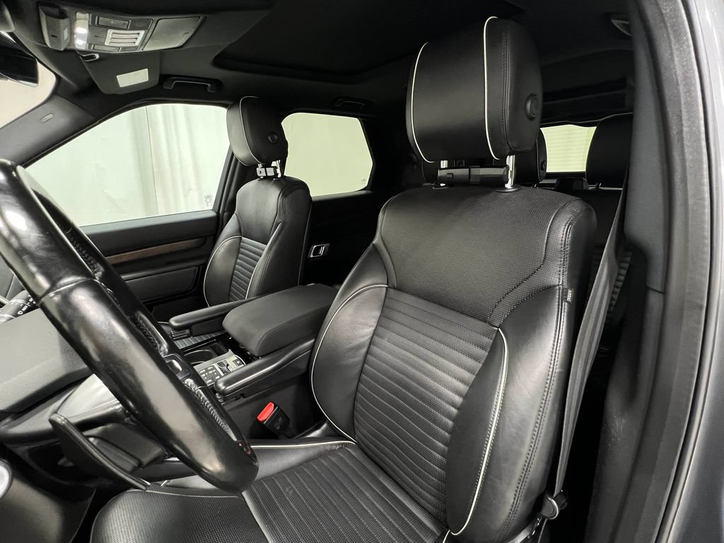 Used 2018 Land Rover Discovery HSE AWD/4WD image 15