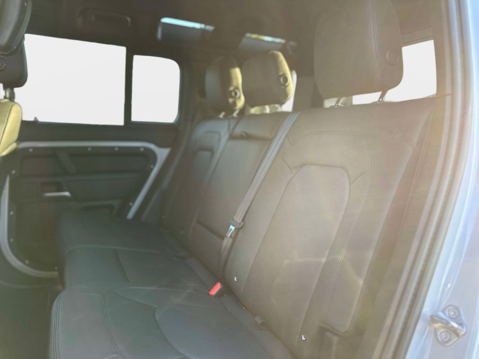 New 2026 Land Rover Defender 110 X-Dynamic SE AWD/4WD image 9