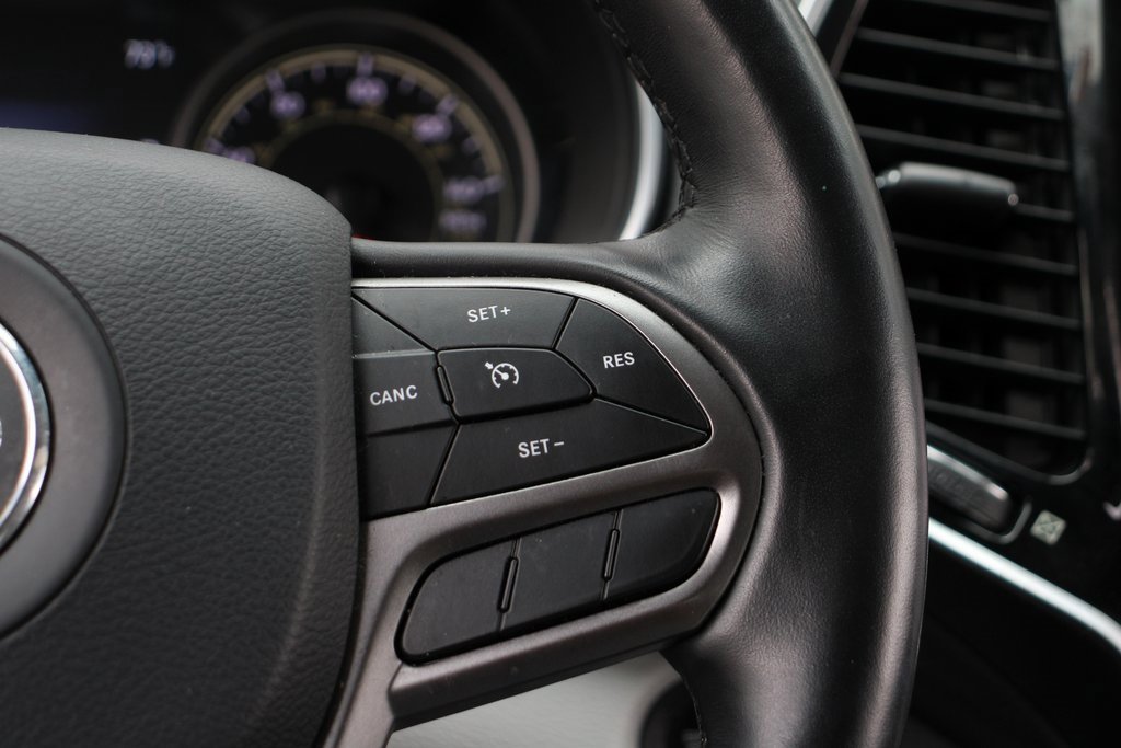 Used 2020 Jeep Cherokee Limited image 23