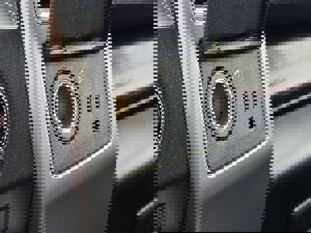 Used 2015 Ford F150 Platinum w/ Equipment Group 701A Luxury image 48