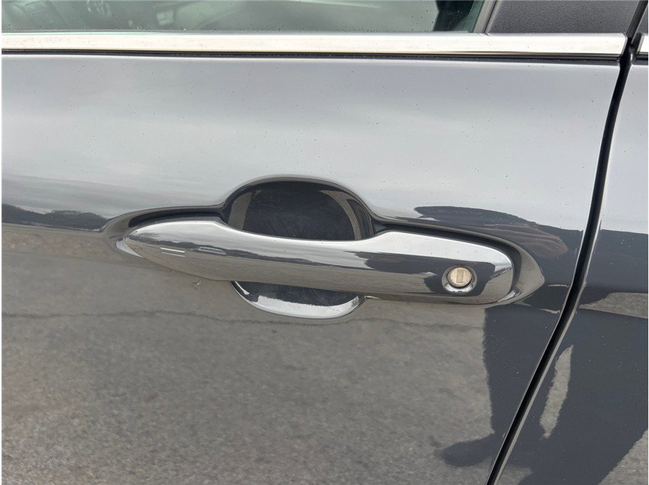 Used 2025 Toyota Camry XLE image 15