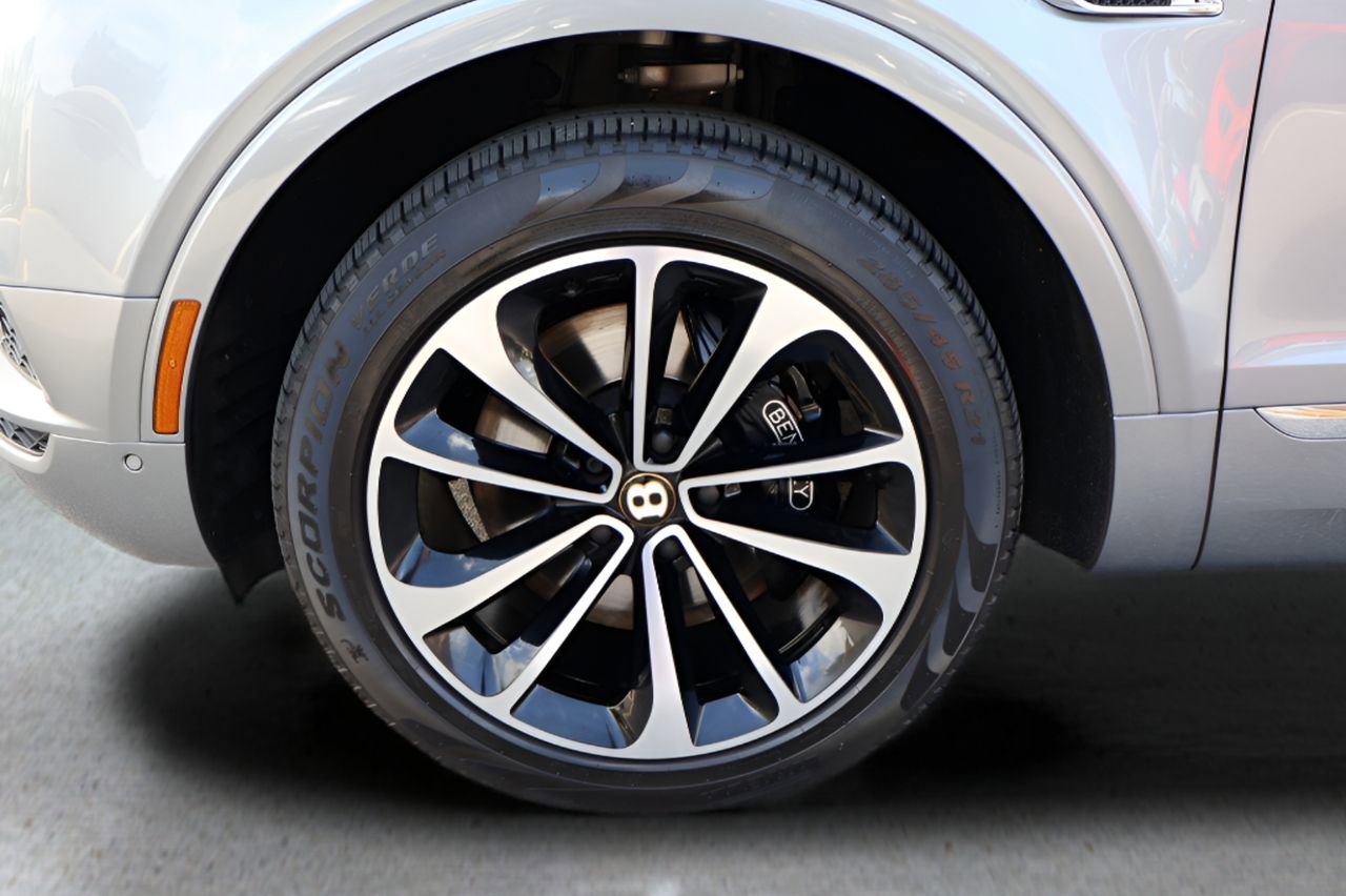 Used 2020 Bentley Bentayga AWD/4WD image 6