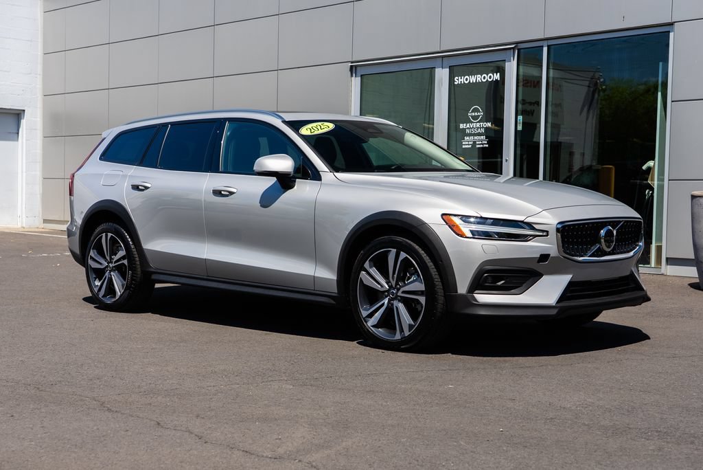Used 2025 Volvo V60 B5 Cross Country Plus