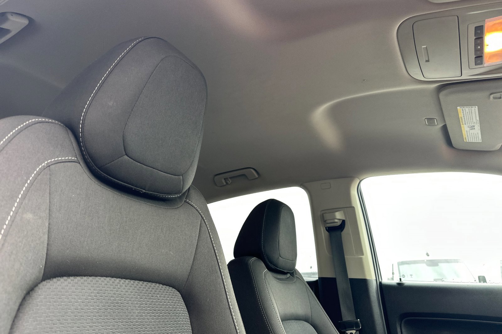 Used 2017 Chevrolet Colorado LT w/ LT Convenience Package image 16