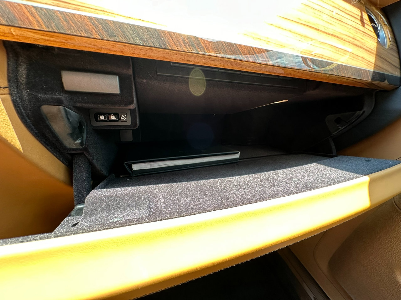 Used 2014 Rolls-Royce Ghost image 29