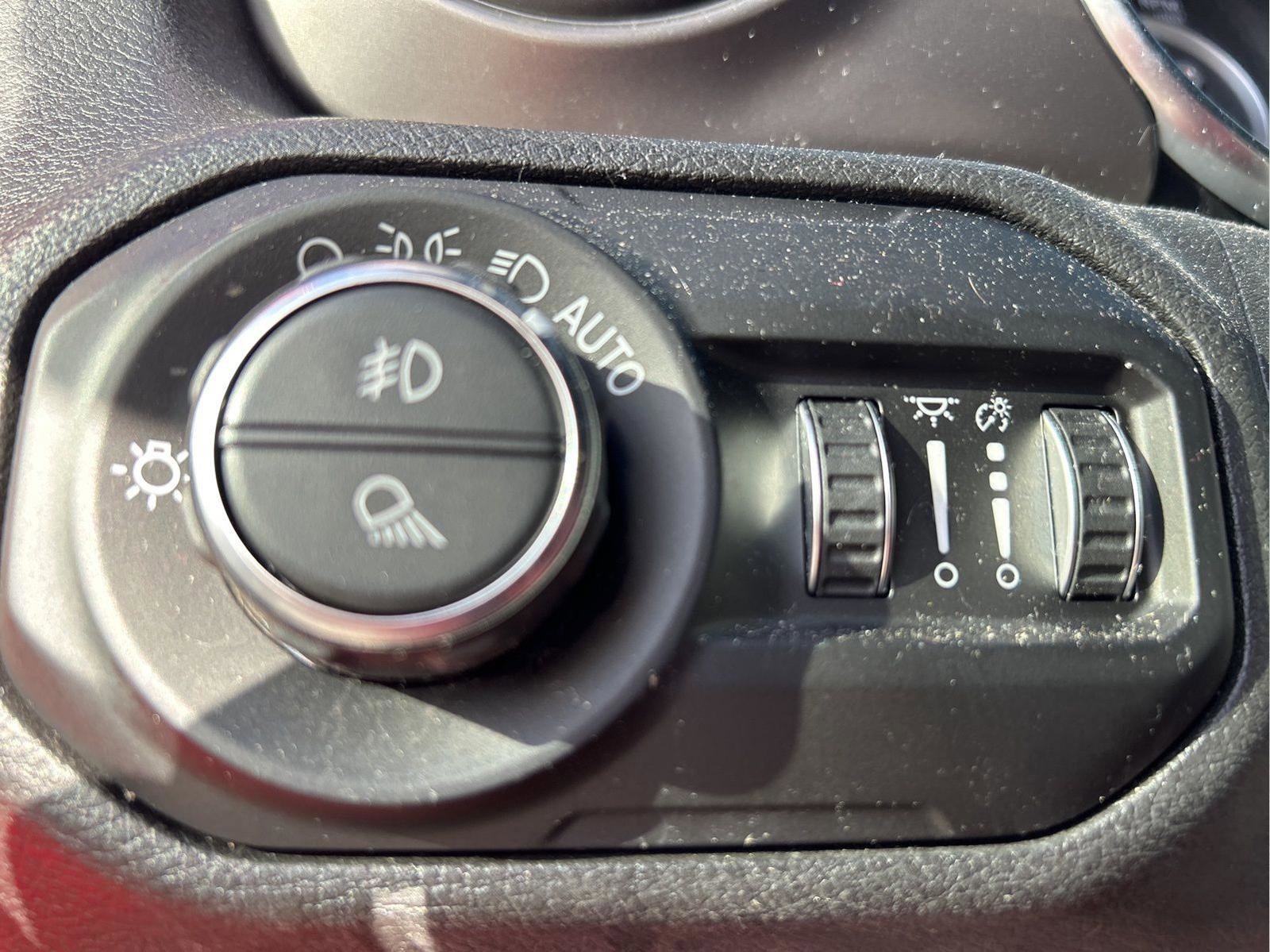 Certified 2020 Jeep Gladiator Sport w/ Quick Order Package 24S image 15