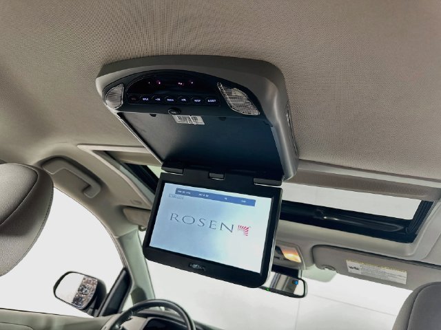 Used 2020 Toyota Sienna XLE AWD/4WD image 22