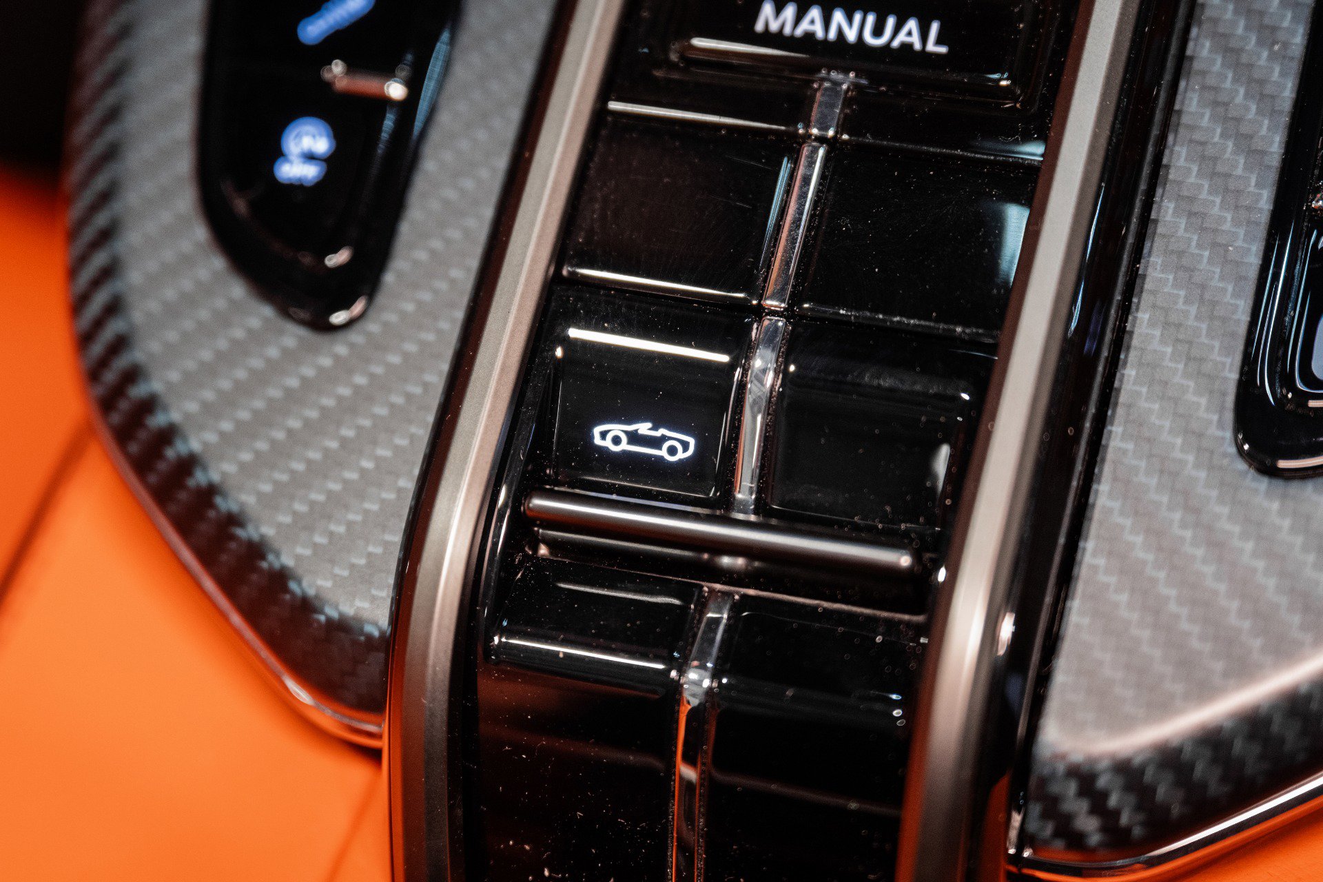 New 2026 Aston Martin V8 Vantage Roadster image 34