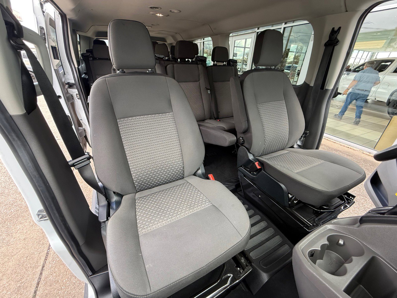 Used 2023 Ford Transit 350 XLT image 27