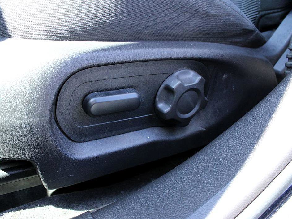 Used 2014 Ford Taurus SEL w/ Equipment Group 201A image 9