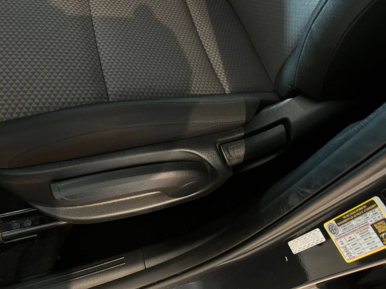 Used 2025 Kia Soul LX w/ LX Technology Package FWD image 22