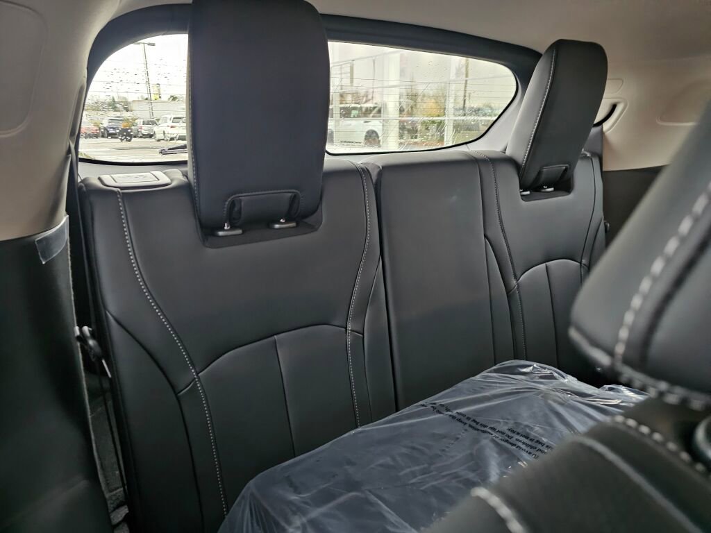 New 2026 INFINITI QX60 Luxe image 17