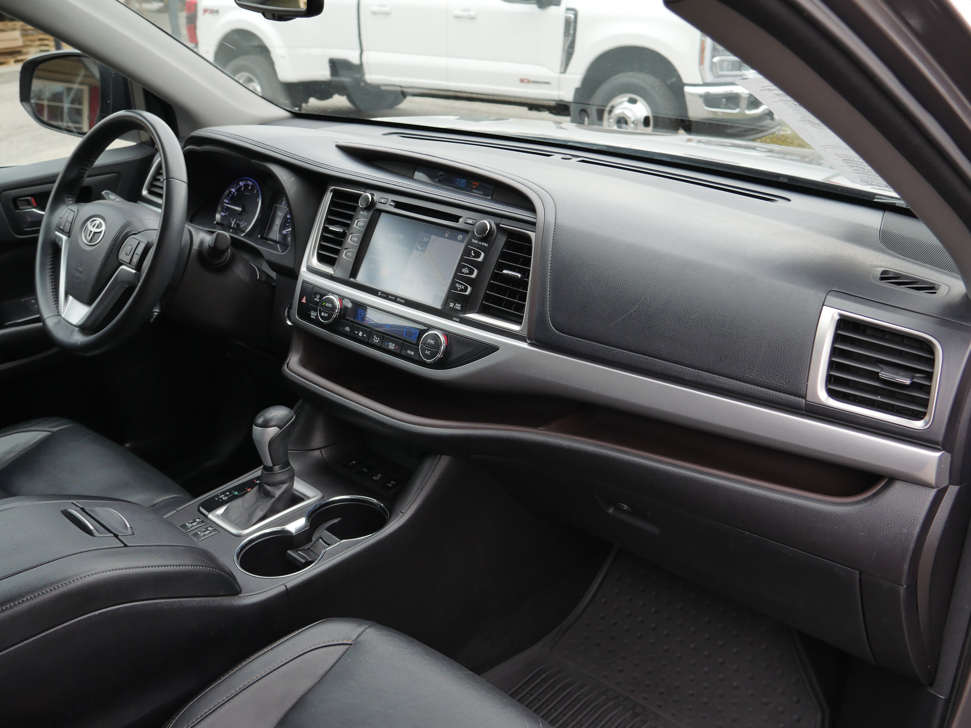 Used 2016 Toyota Highlander XLE image 30