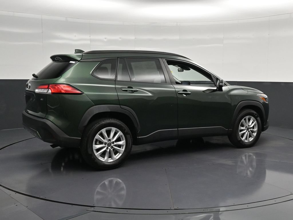 Used 2022 Toyota Corolla Cross LE FWD image 3