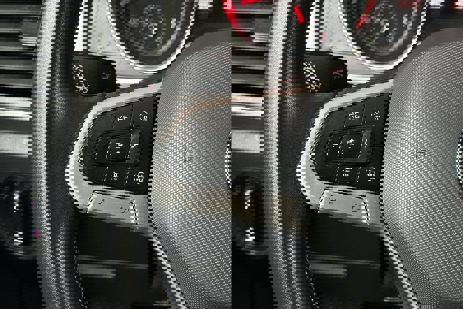 Used 2021 Volkswagen Atlas Cross Sport SE image 26