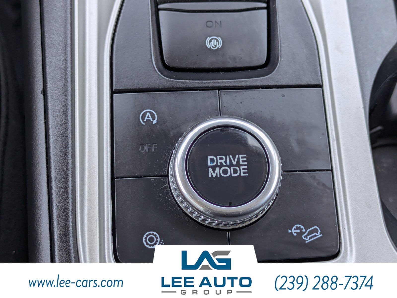 Used 2021 Ford Explorer XLT AWD/4WD image 29