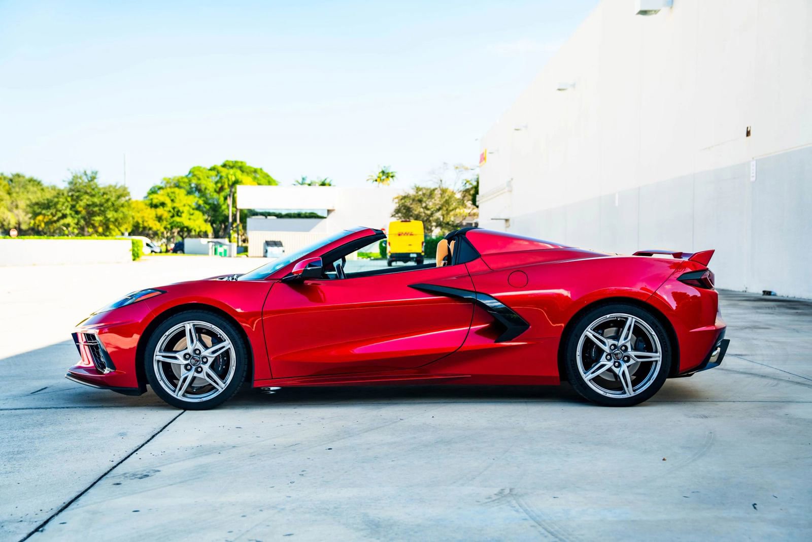 Used 2021 Chevrolet Corvette Stingray Premium Conv w/ Z51 Performance Package RWD image 4
