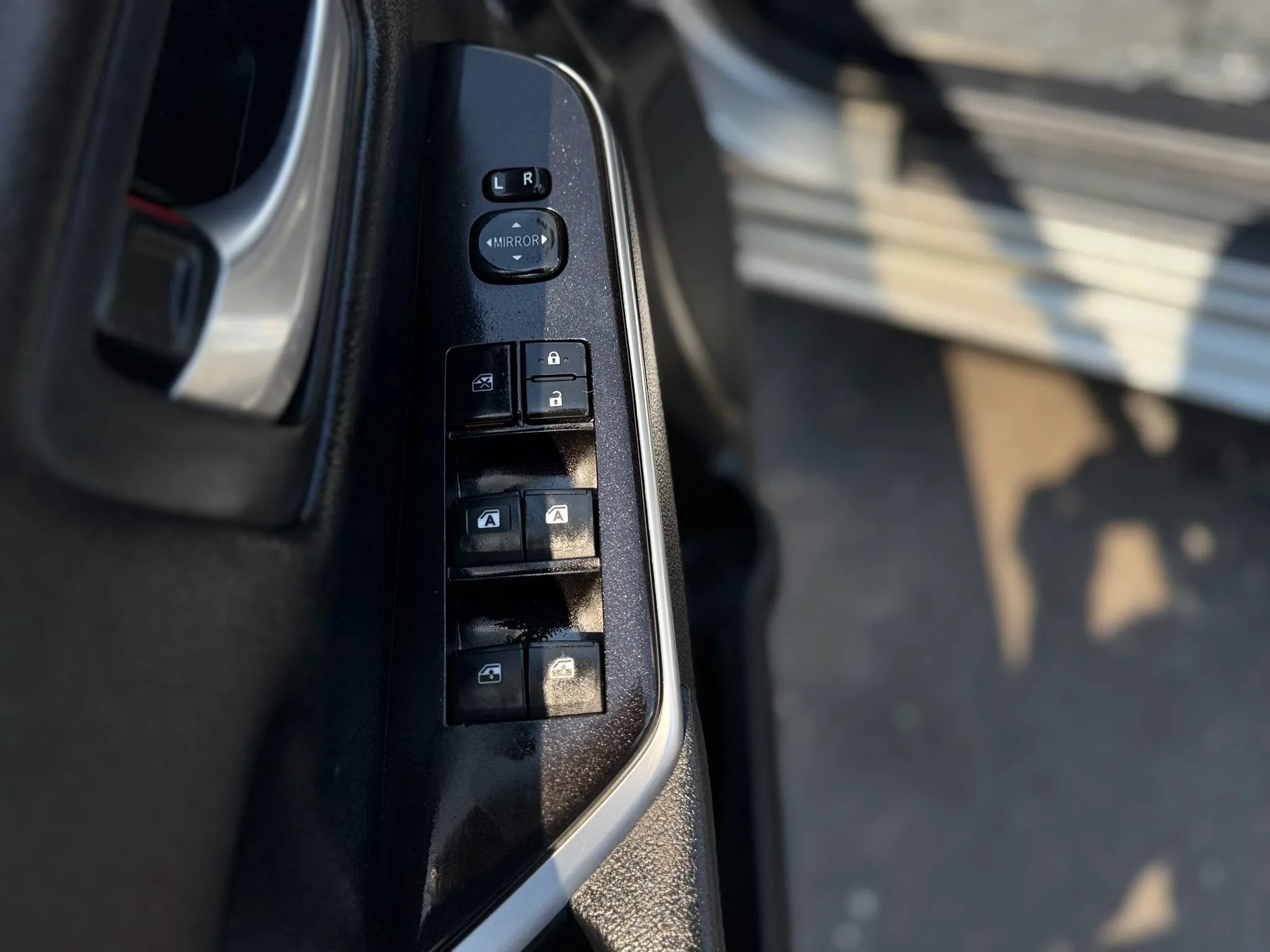 Used 2017 Toyota Camry SE FWD image 25