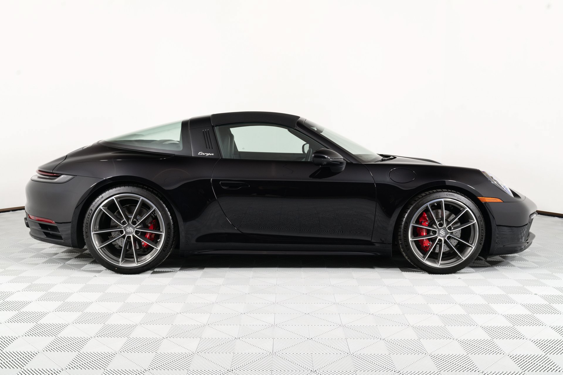 Used 2024 Porsche 911 Targa 4S w/ Premium Package AWD/4WD image 8