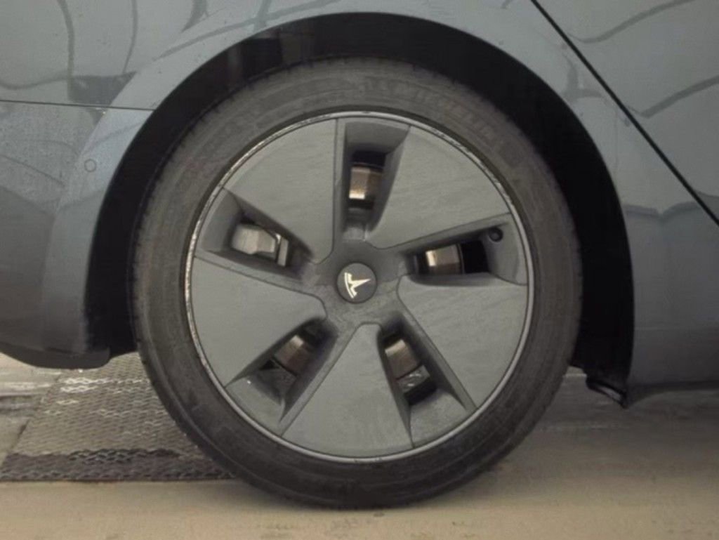 Used 2021 Tesla Model 3 Standard Range Plus image 20