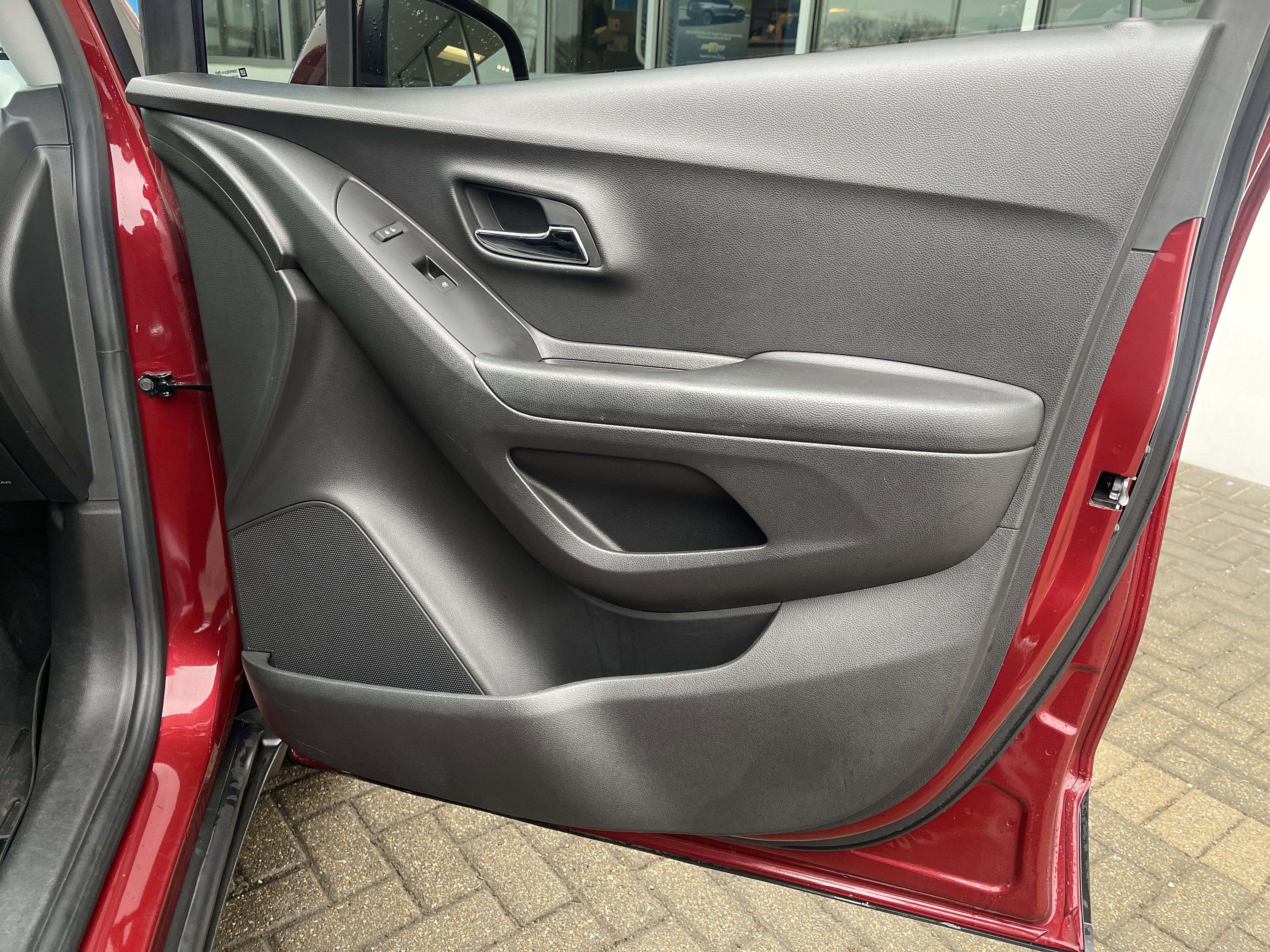 Used 2022 Chevrolet Trax LT w/ LT Convenience Package image 31