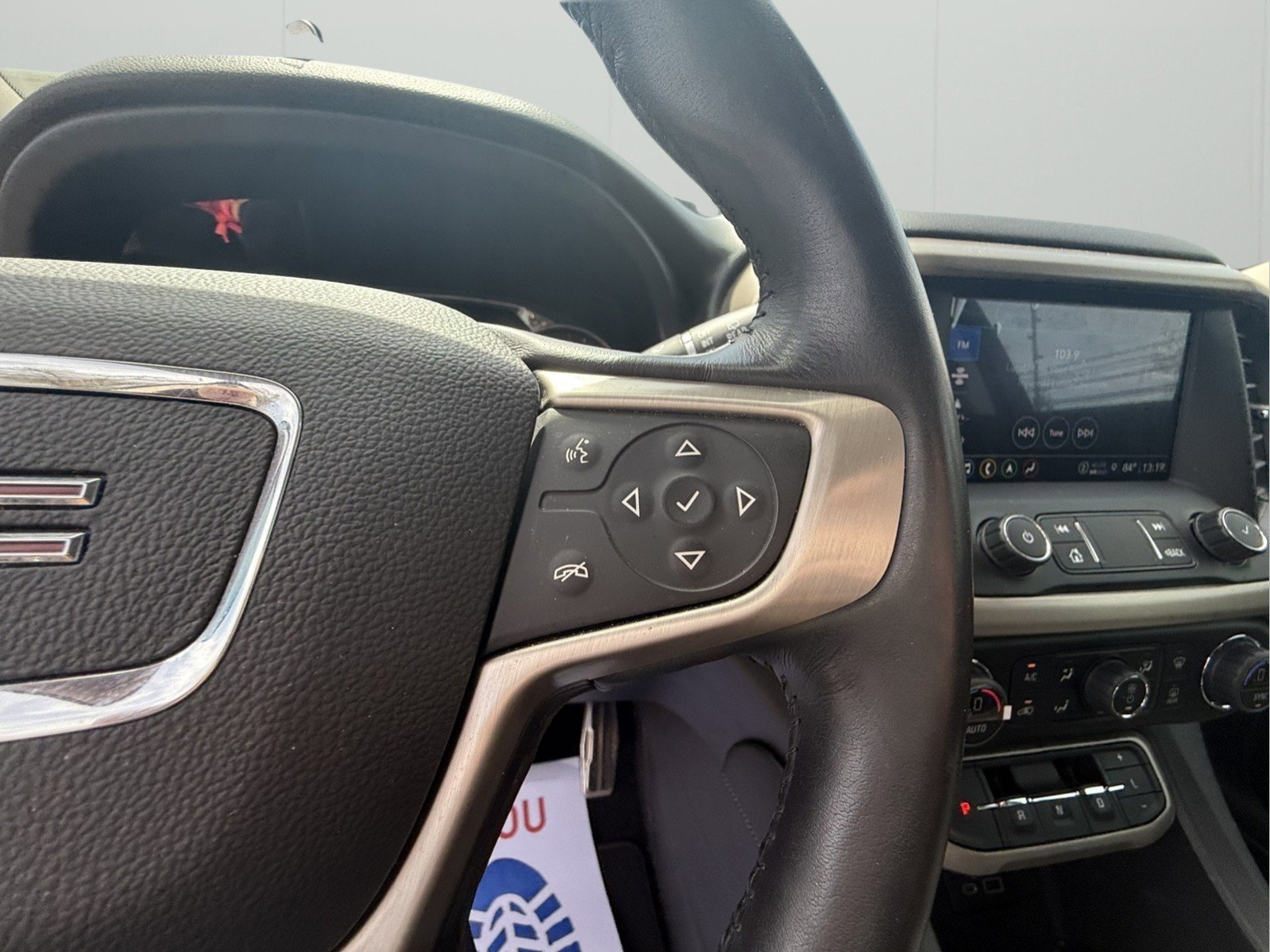 Used 2022 GMC Acadia Denali w/ Denali Technology Package image 25
