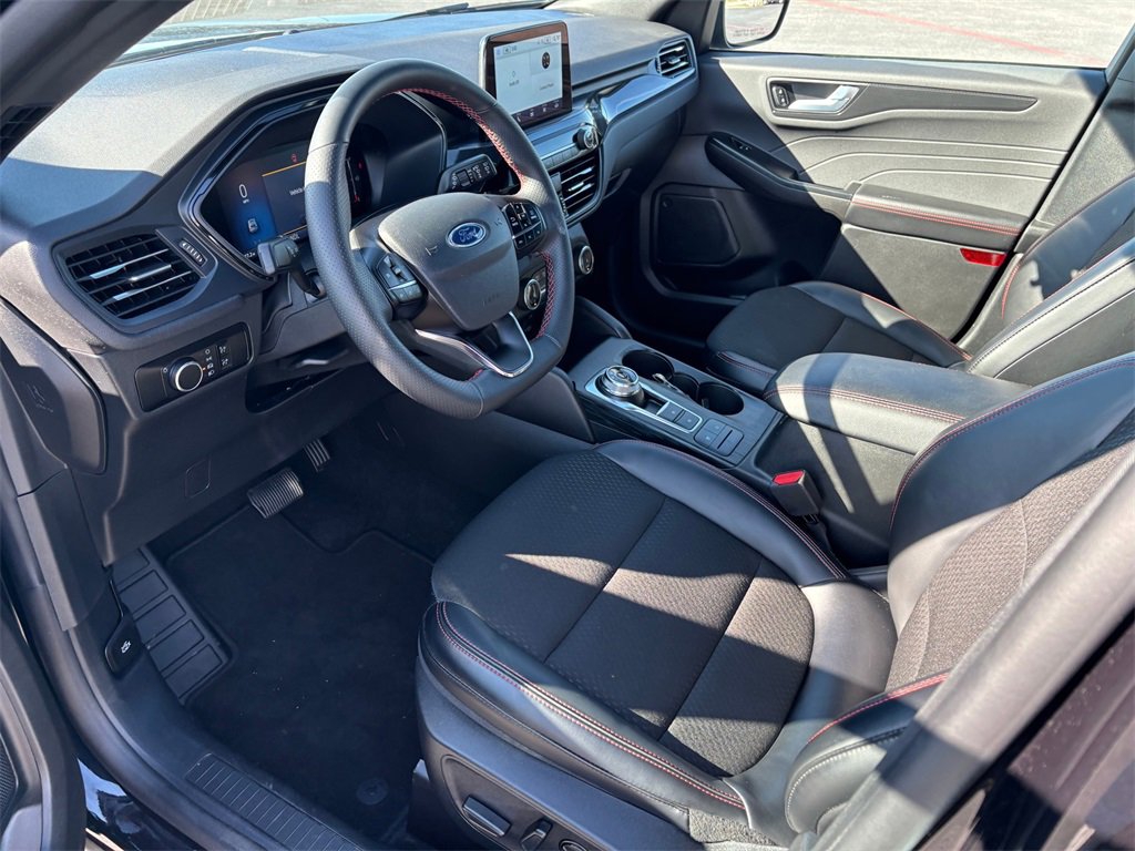 Used 2025 Ford Escape ST-Line image 8