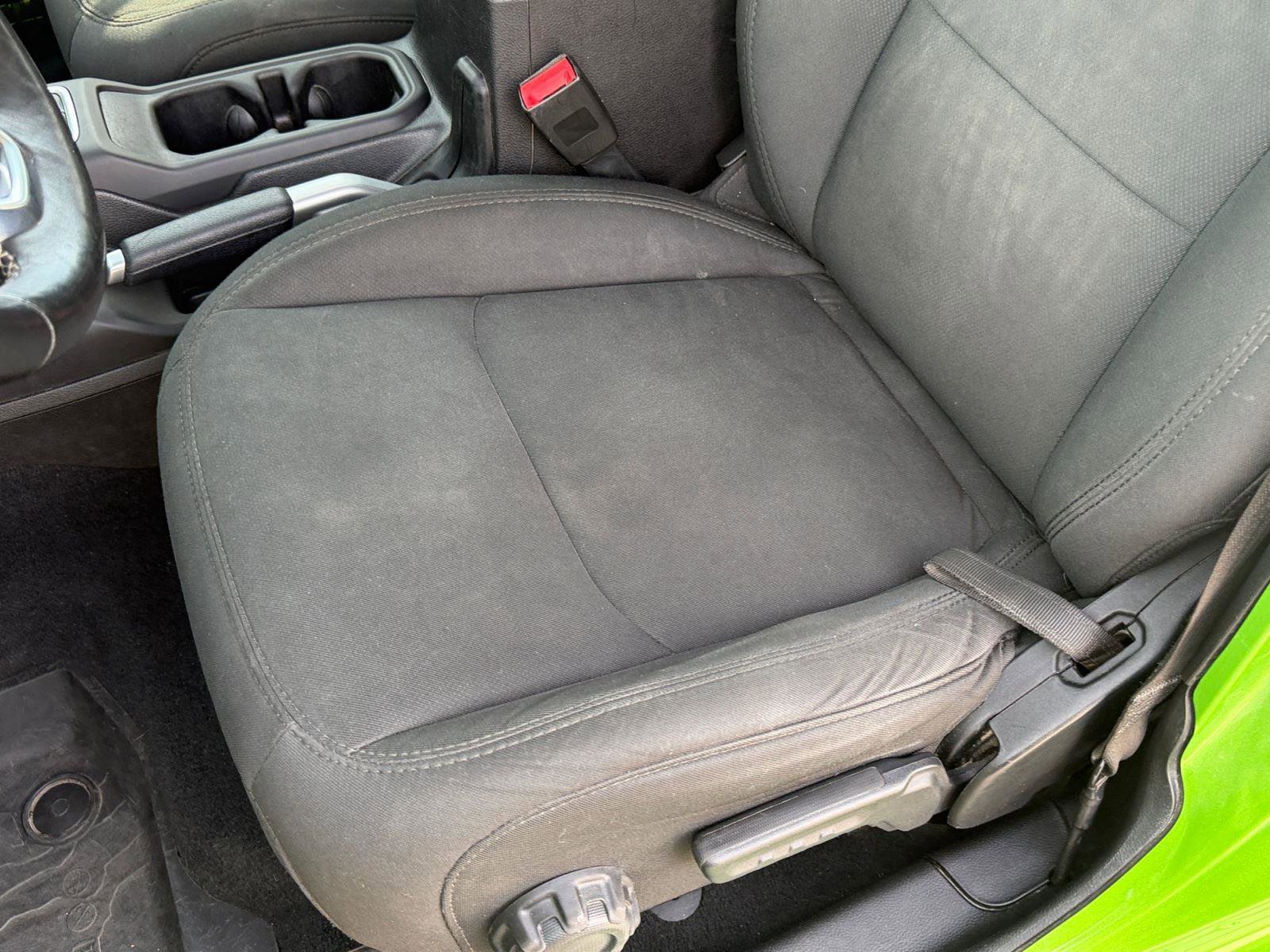 Used 2018 Jeep Wrangler Unlimited Sahara w/ Dual Top Group image 37