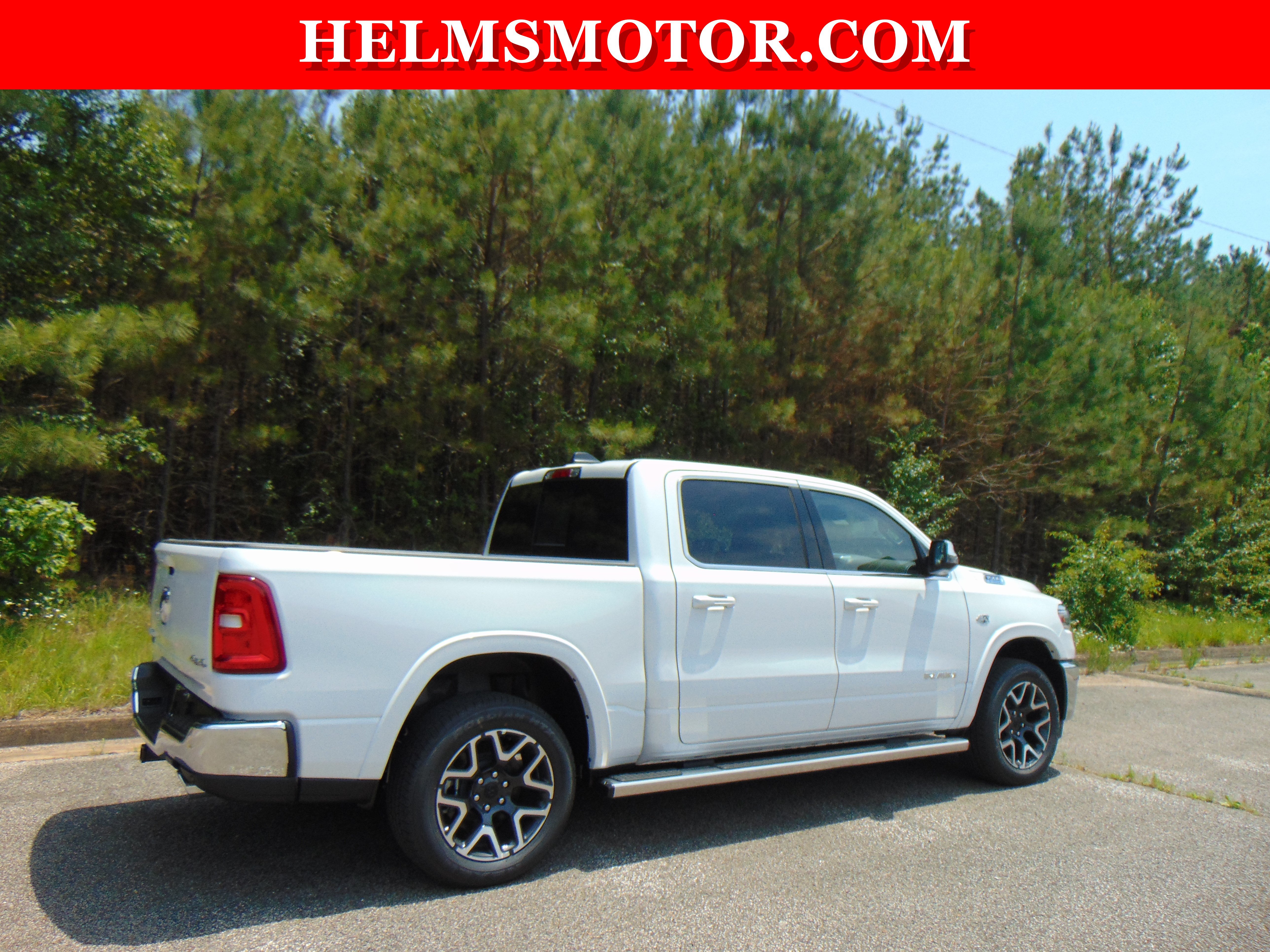 New 2026 RAM 1500 Laramie AWD/4WD image 16