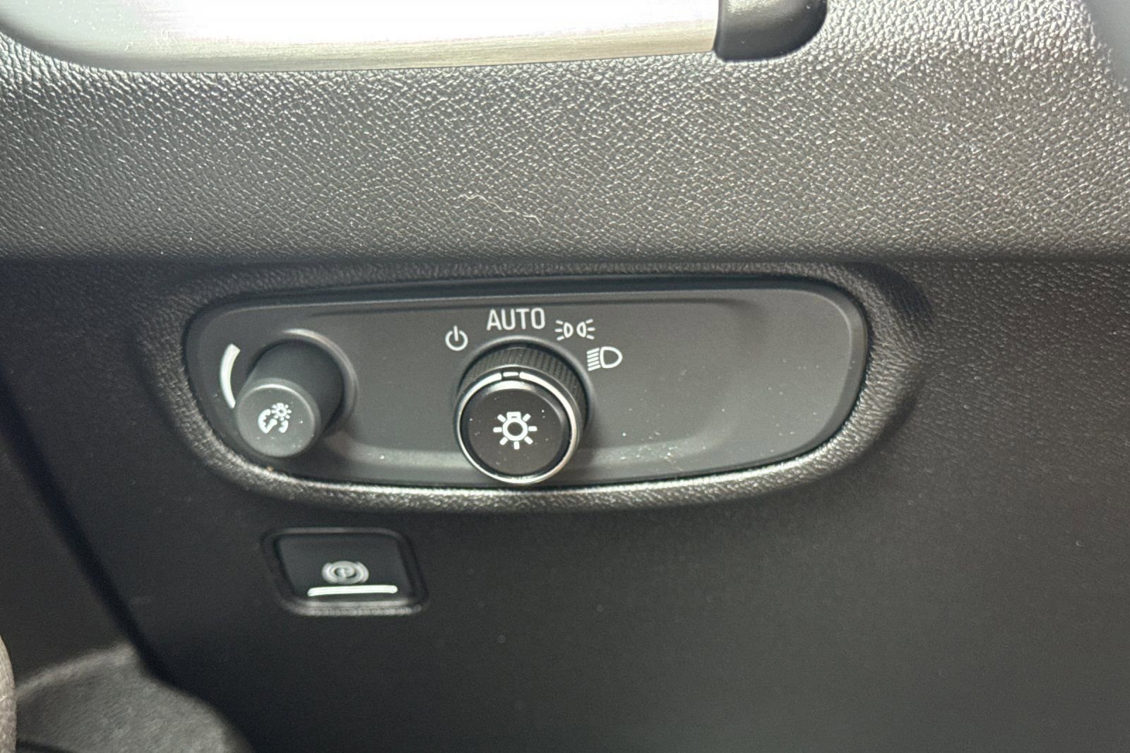 Used 2019 GMC Terrain SLE w/ Driver Convenience Package FWD image 43
