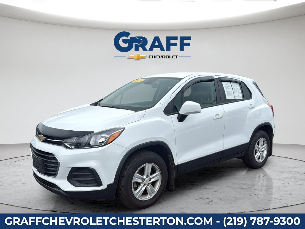 Used 2021 Chevrolet Trax LS w/ Tint and Cruise Package AWD/4WD image 2