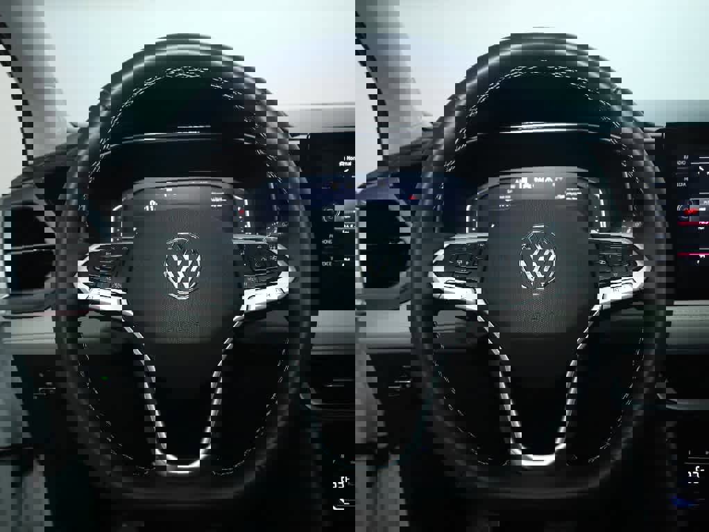 Certified 2025 Volkswagen Taos SEL image 22