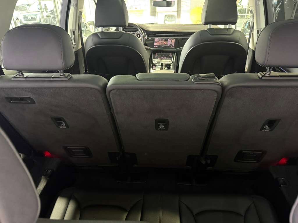 Used 2024 Audi Q7 Premium Plus image 53