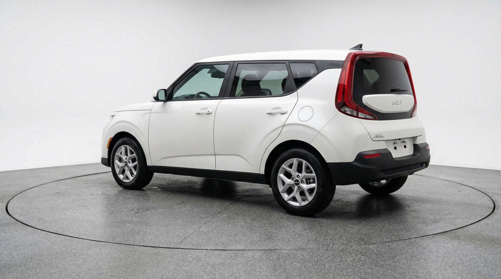 Used 2025 Kia Soul LX w/ LX Technology Package FWD image 6