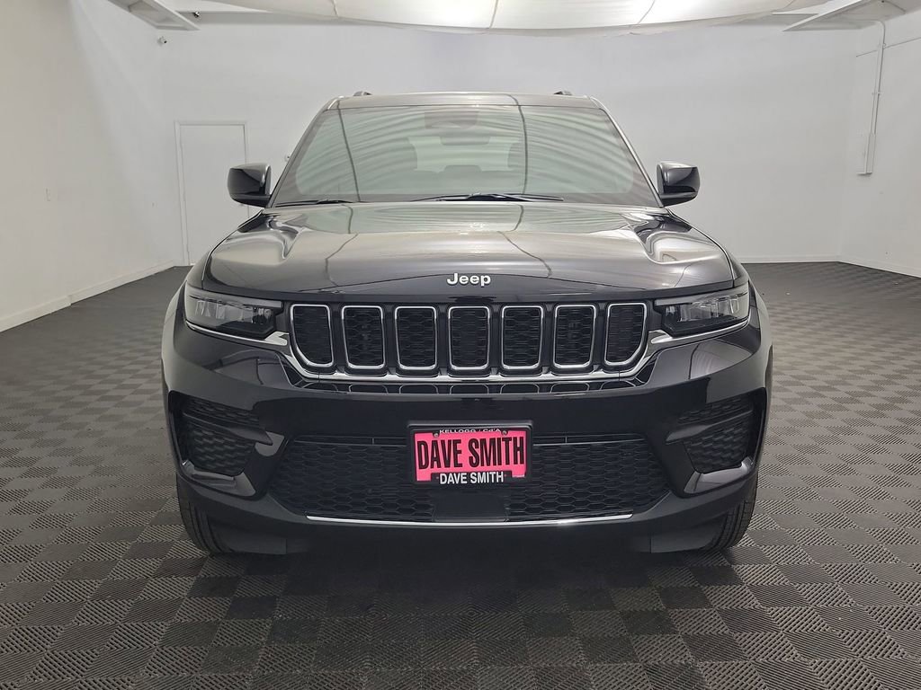 Used 2025 Jeep Grand Cherokee Laredo X w/ Trailer Tow Package image 5